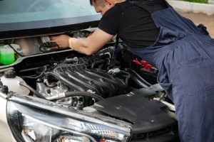 Jak wymienić wycieraczki w samochodzie? Praktyczny poradnik krok po kroku