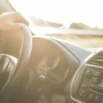 Jak wymienić żarówkę w samochodzie? Praktyczny poradnik krok po kroku