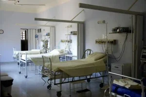 Co zabrać do szpitala? Lista niezbędnych rzeczy na planowaną hospitalizację